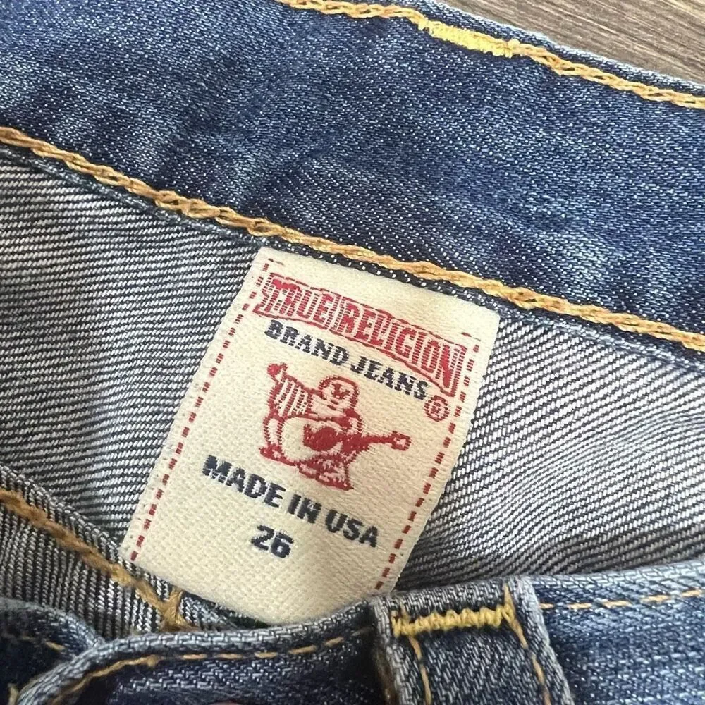 True Religion Riley Denim Jean Knee Shorts Raw Hem Distressing Button Fly Sz 26